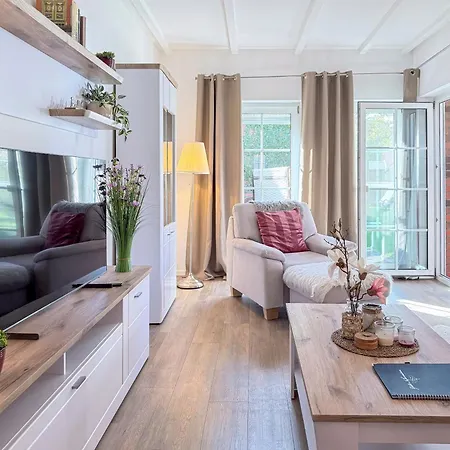 Zingstrose 度假居 *