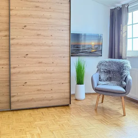 Zingstrose 度假居 *